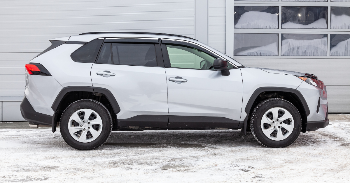 What Size Windshield Wiper Blades for Toyota RAV4?