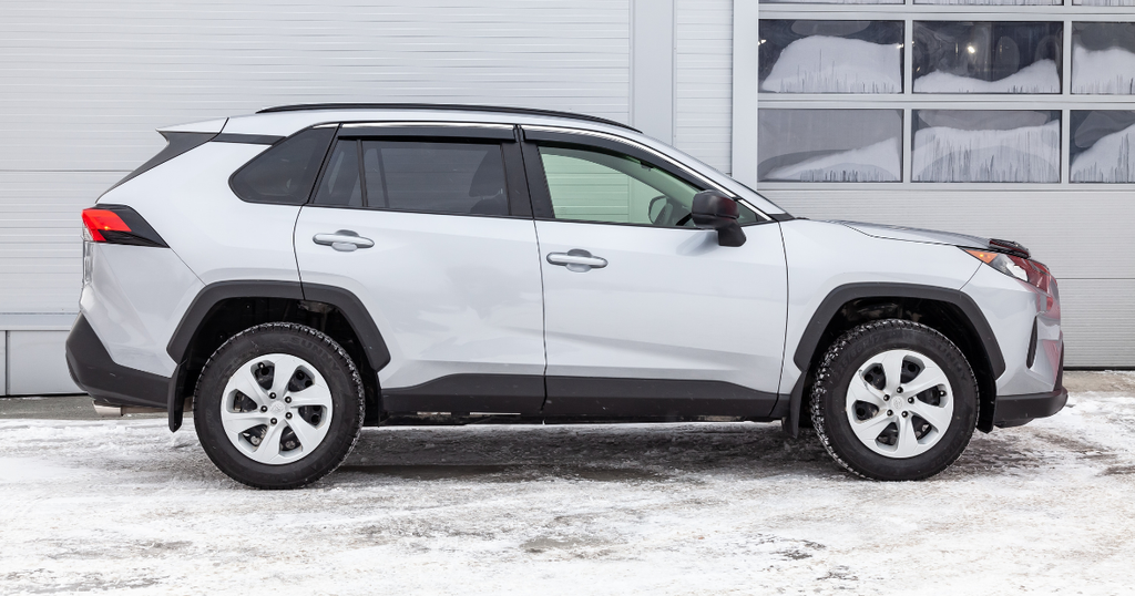 What Size Windshield Wiper Blades for Toyota RAV4?